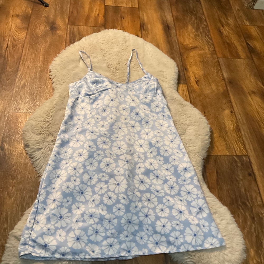 RSQ Dress Size Large Silky Floral Tie Back Light Blue Womens